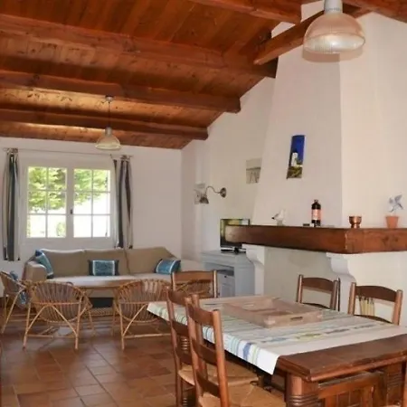Ferienhaus House 9 Personnes Maison De Personnes A L'epine Sur Noirmoutier Pour 8 Personnes. *